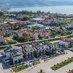 빌라 Merkezde Muhtesem Havuzlu