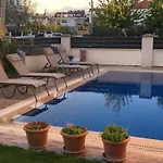 Merkezde Muhtesem Havuzlu *