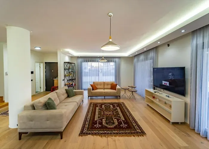 Villa Merkezde Muhtesem Havuzlu Fethiye