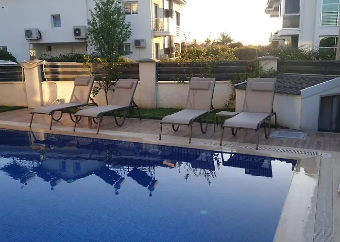 Villa Merkezde Muhtesem Havuzlu