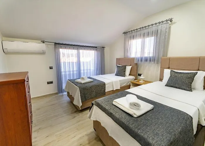 Villa Merkezde Muhtesem Havuzlu Fethiye