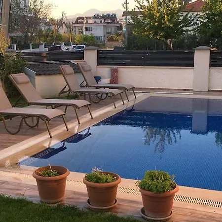 Merkezde Muhtesem Havuzlu * 费特希耶