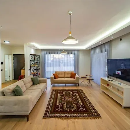 Vila Merkezde Muhtesem Havuzlu Fethiye