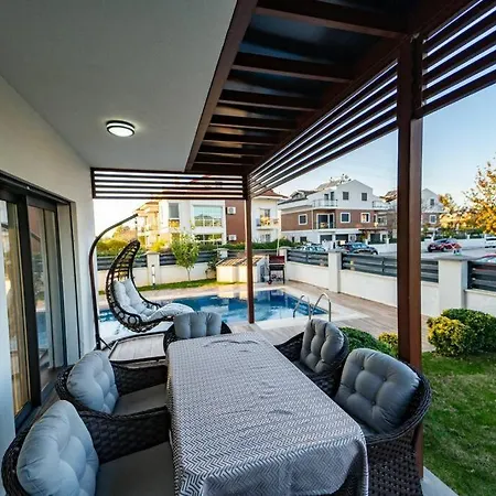 Merkezde Muhtesem Havuzlu * Fethiye