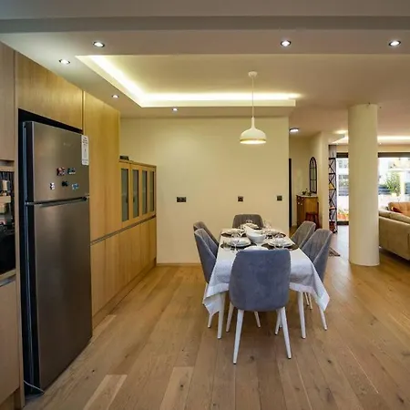 Merkezde Muhtesem Havuzlu Vila Fethiye