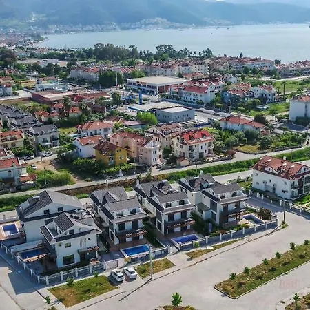 Willa Merkezde Muhtesem Havuzlu