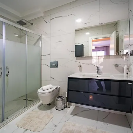 Vila Merkezde Muhtesem Havuzlu *