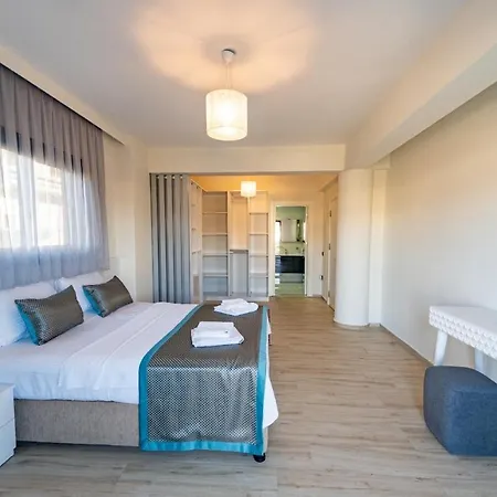 Merkezde Muhtesem Havuzlu Vila Fethiye