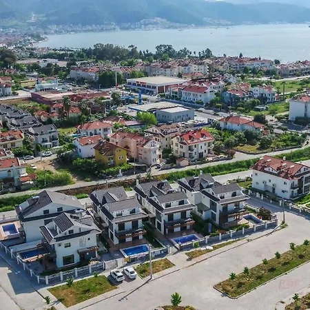 Merkezde Muhtesem Havuzlu Willa *