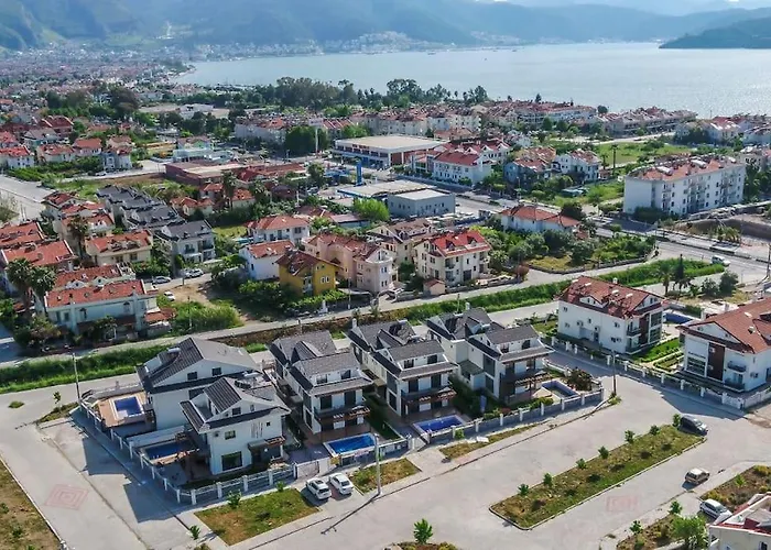别墅 Merkezde Muhtesem Havuzlu
