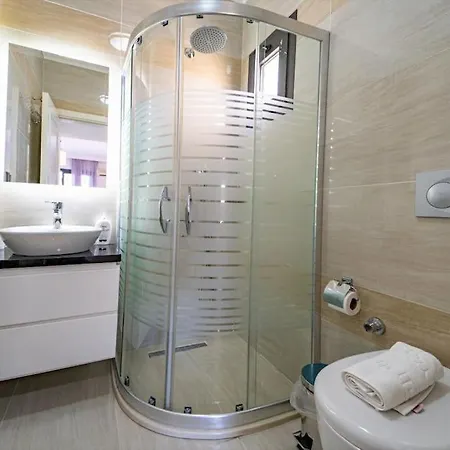 Merkezde Muhtesem Havuzlu *